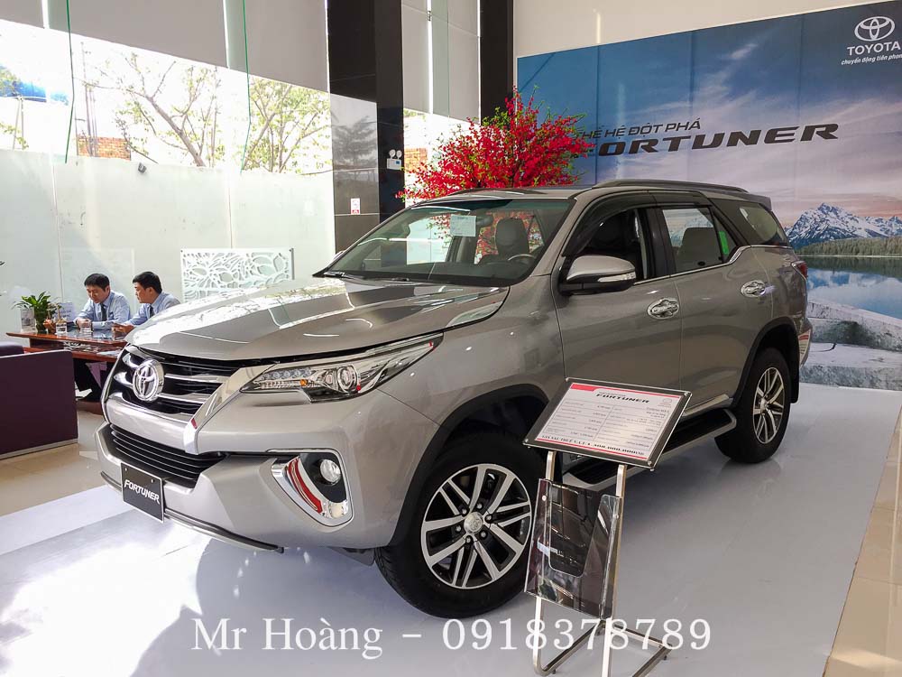 Đặt xe Toyota Fortuner 2017-Đặt xe sớm và giao ngay