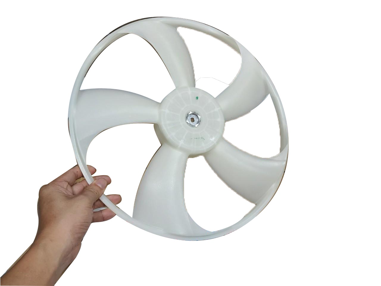 Cánh quạt két nước Mitsubishi Xpander